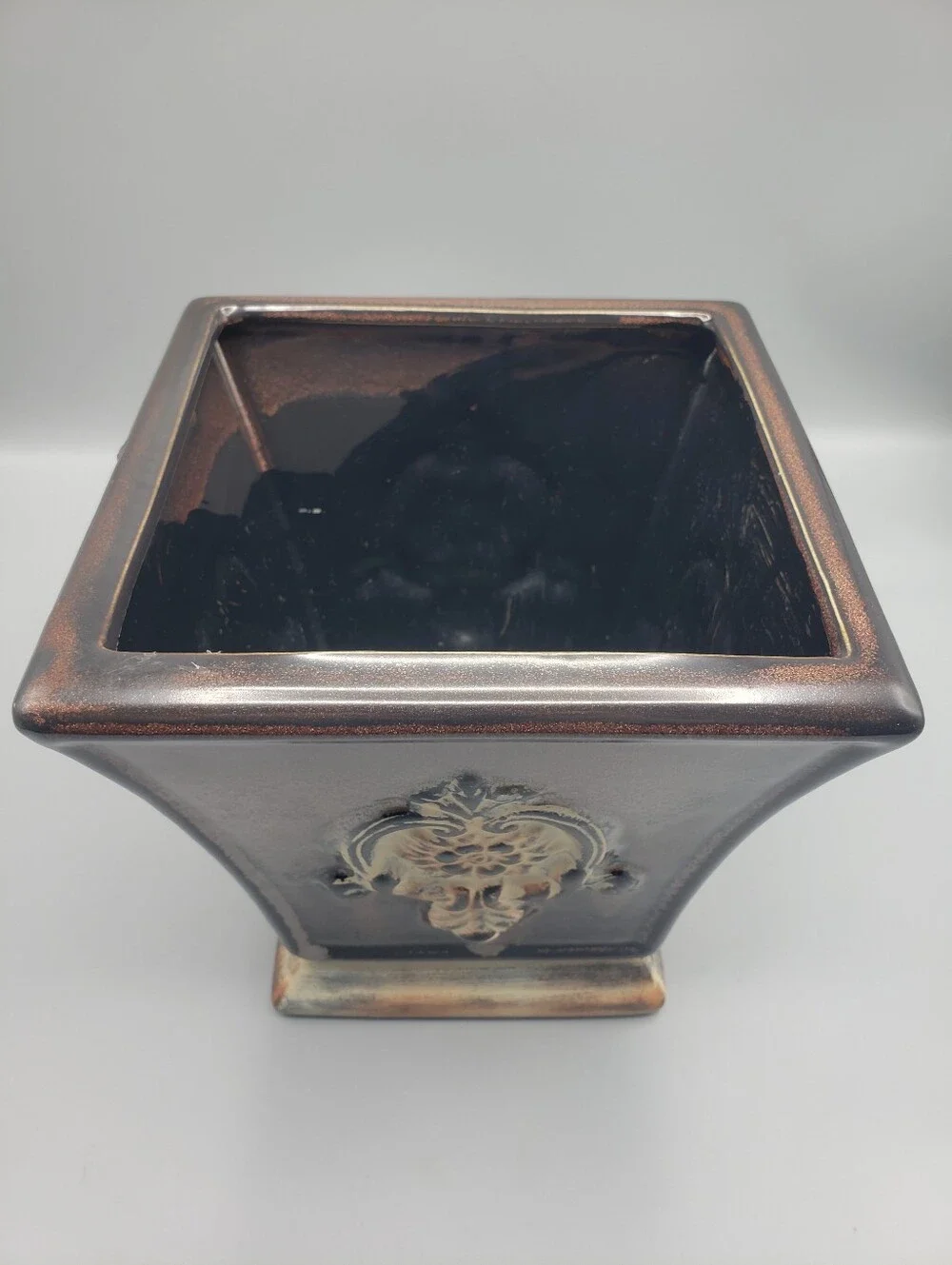 Tuscan Style Ceramic Planter Distressed Rustic Glaze w/ Medallions Pottery
